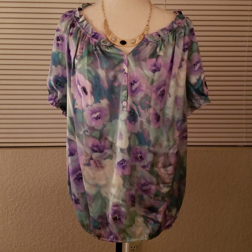 👚 Zac and Rachel Water Color Blouse NWOT
